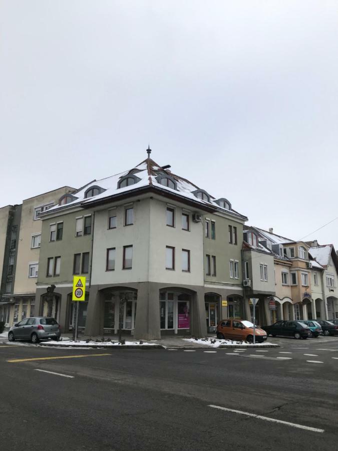 Gabor Pal 1 Apartman 2 Szoba Dunafoldvar Екстер'єр фото